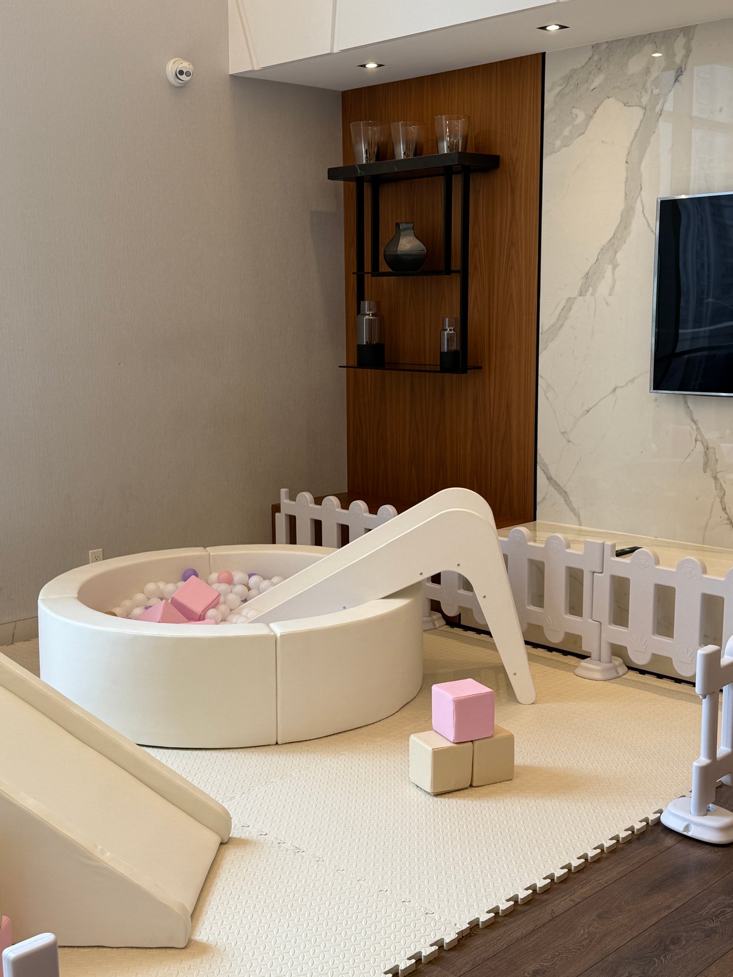Luxe Soft Play Set - Round Ball Pit