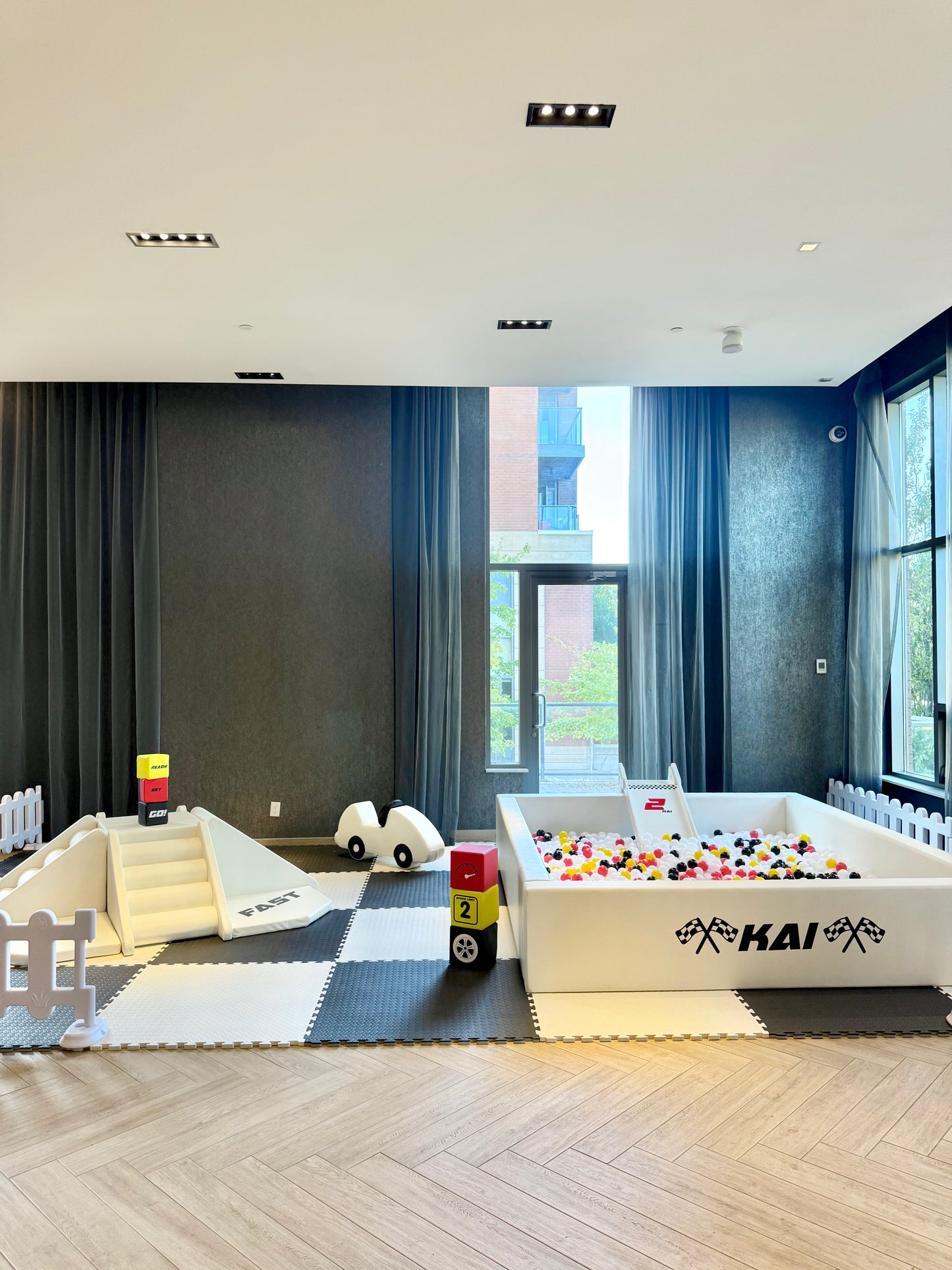 10x6ft Ball Pit + Pyramid Climber Play Set