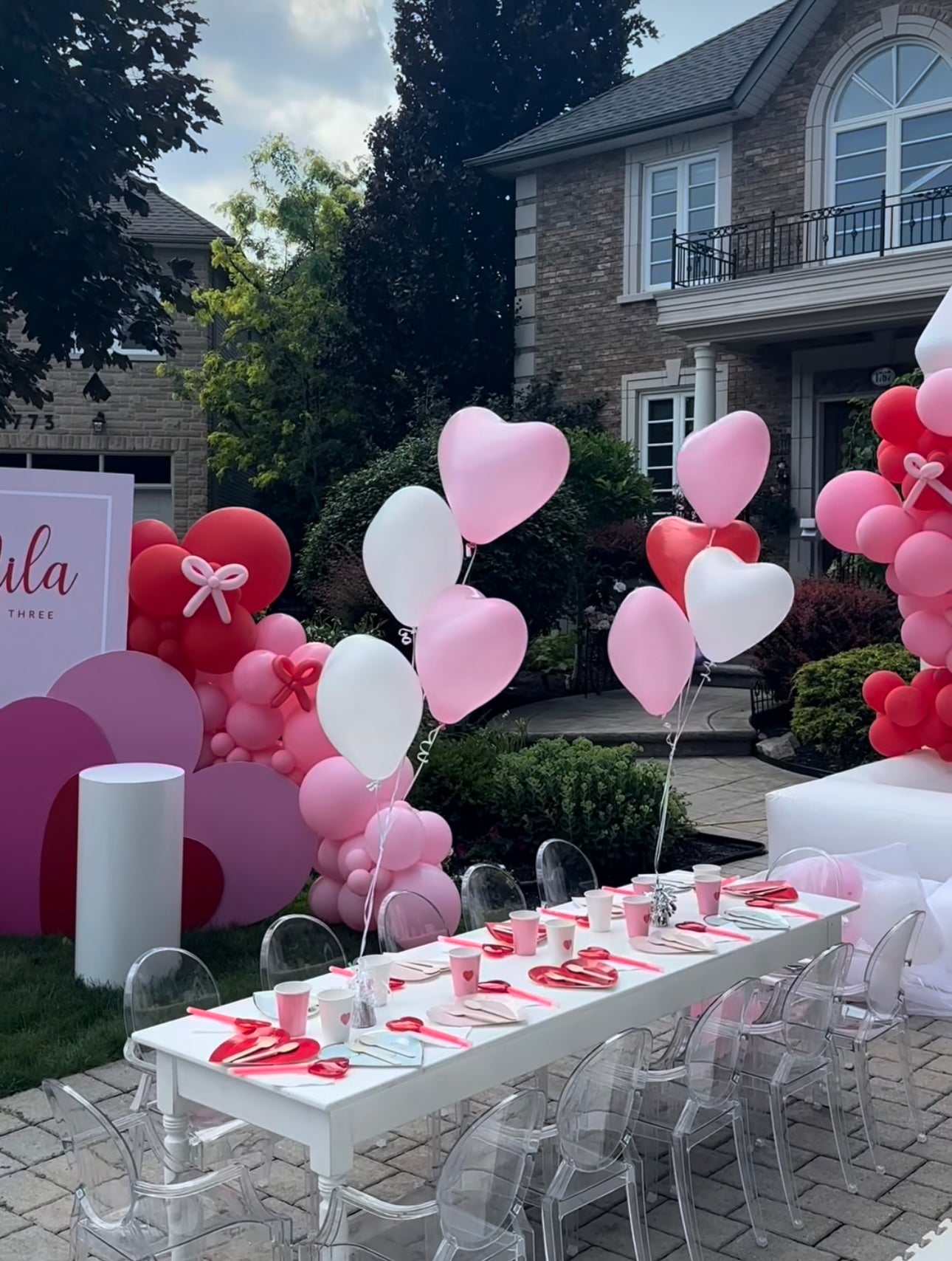 Kids Table & Chairs- Pink or White Chairs