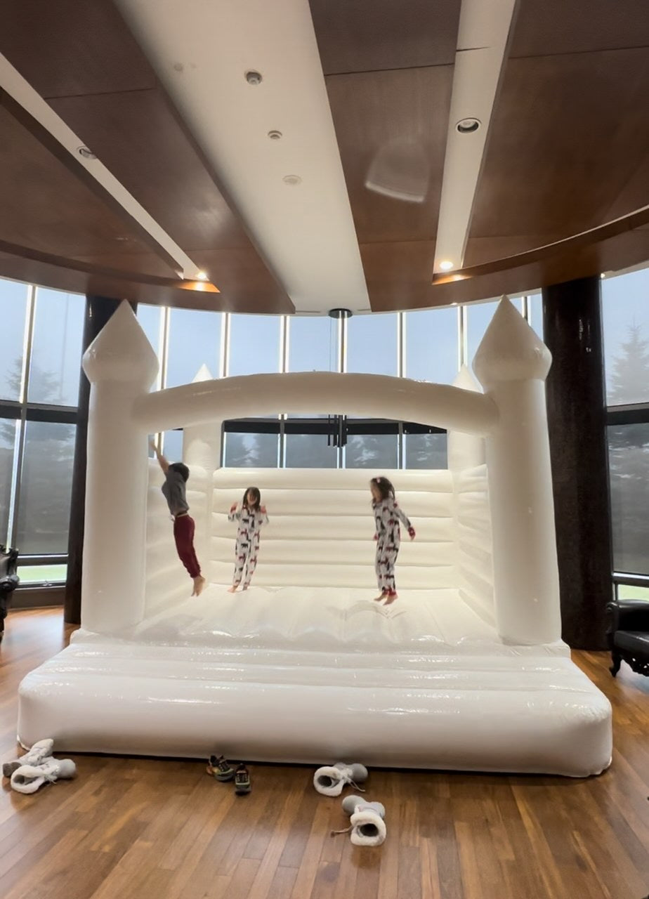 13 Ft White Jumping Castle