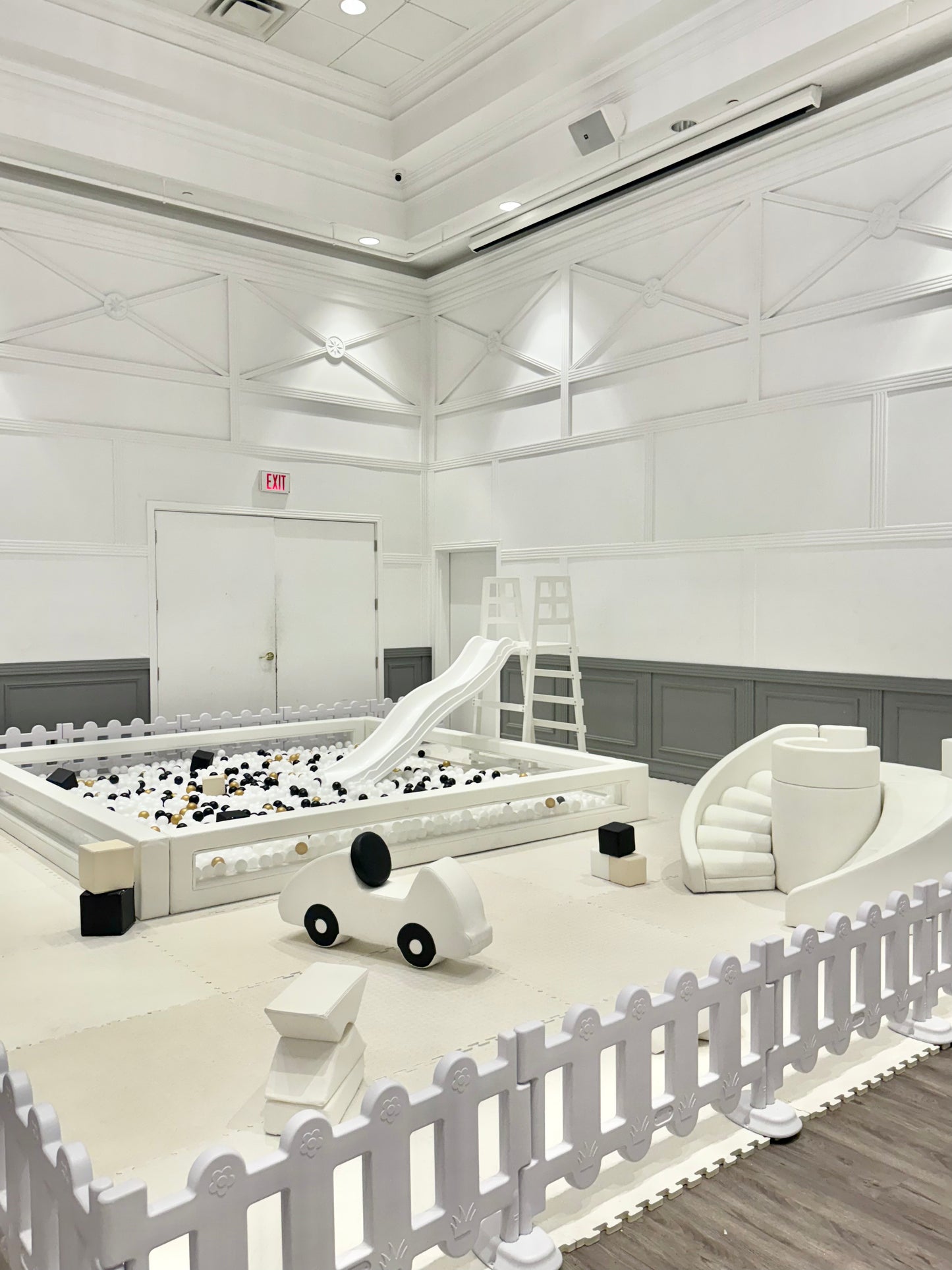 12ft Ball Pit + White Round Climb & Slide