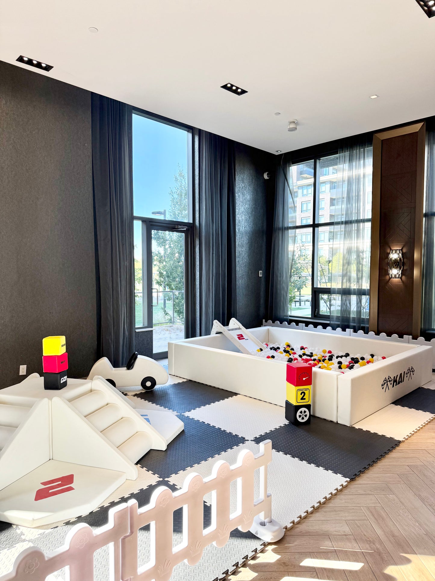 10x6ft Ball Pit + Pyramid Climber Play Set