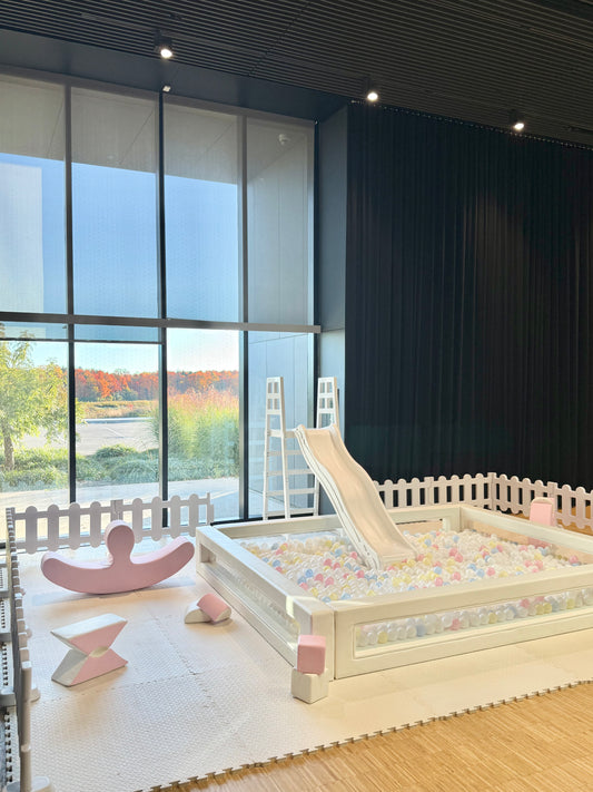 10x8ft Ball Pit with Large Single Slide + Soft Toys ♡