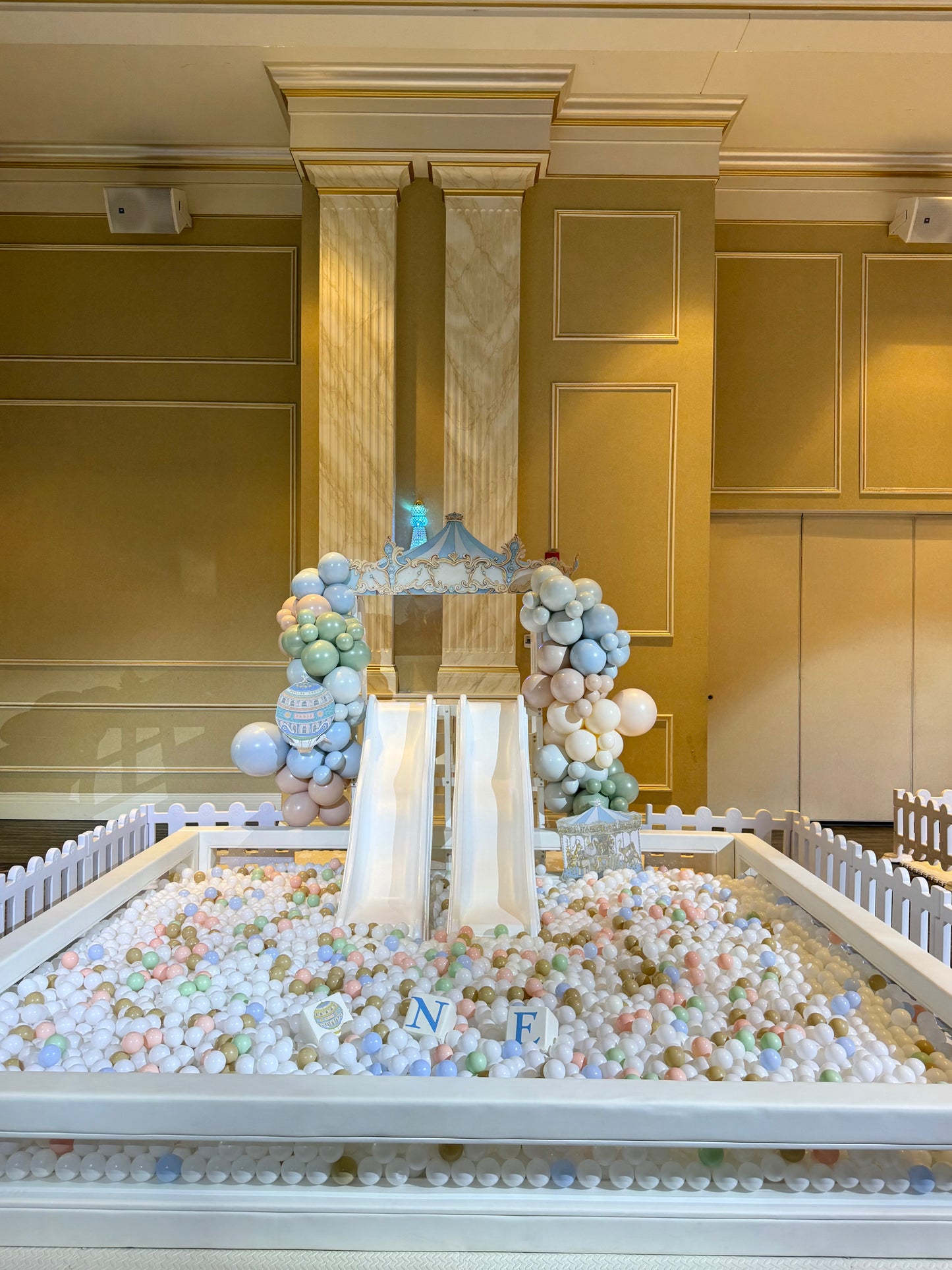 12ft x 12ft Ball Pit With Acrylic Window+ Double Slide ♡