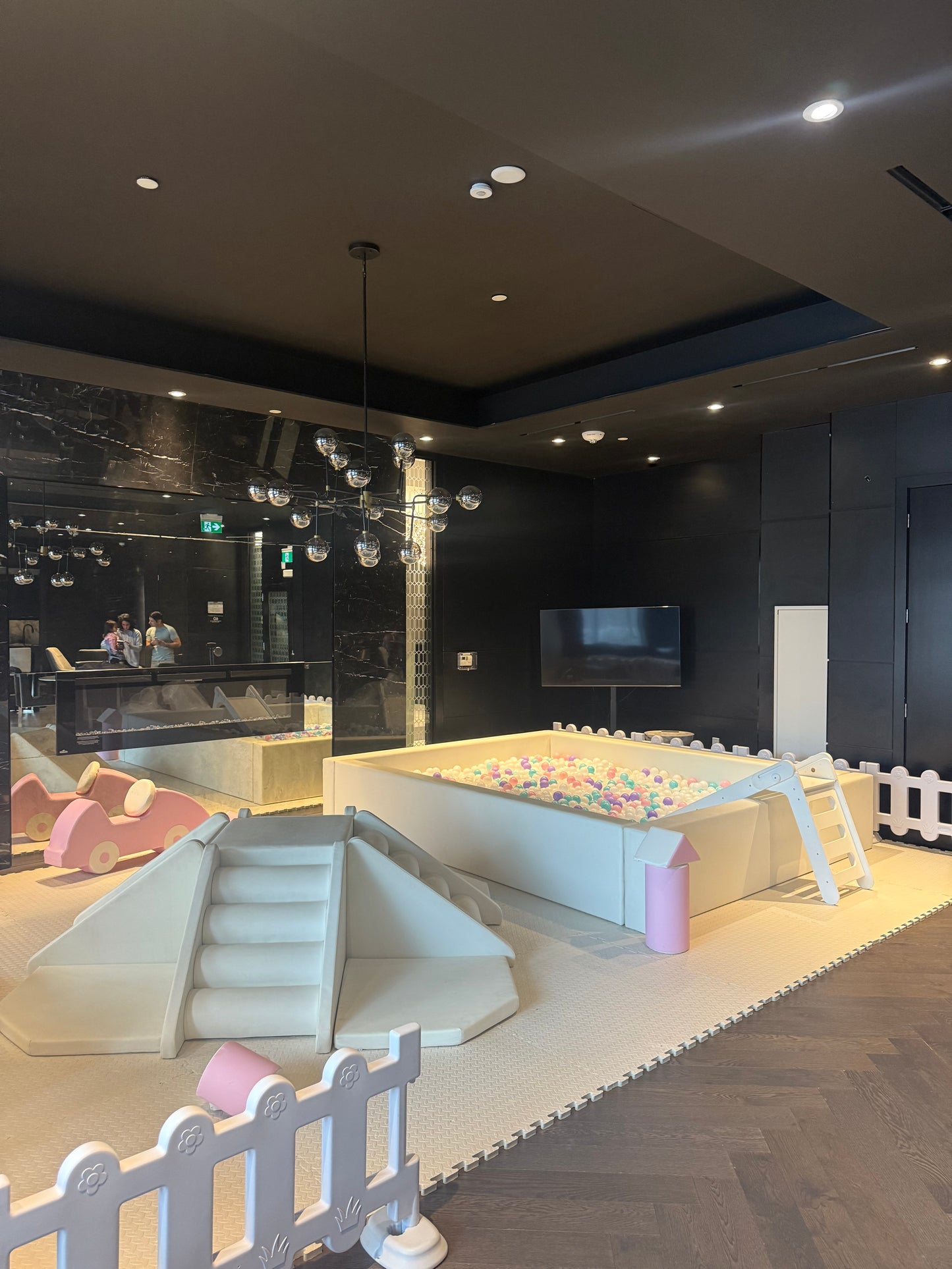 10ft Ball Pit + Pyramid Climber