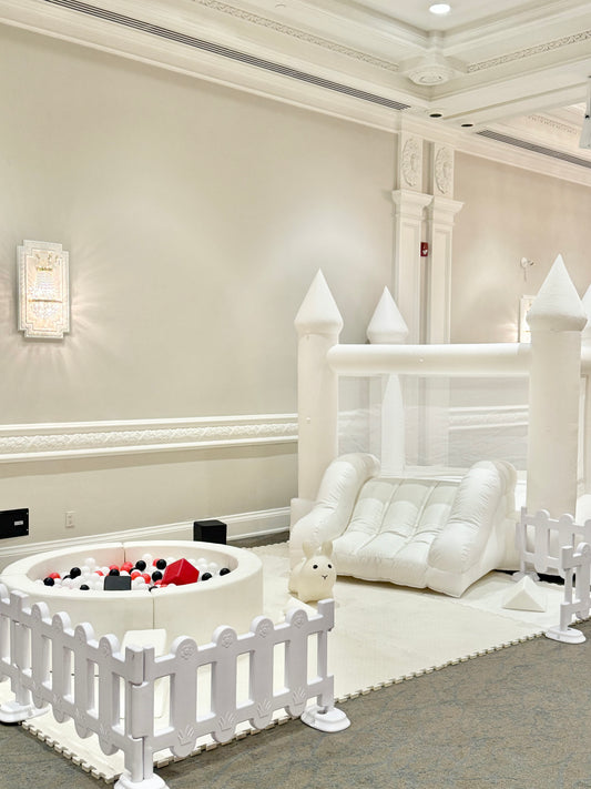 6x8ft Castle + 5ft Round Ball Pit Combo